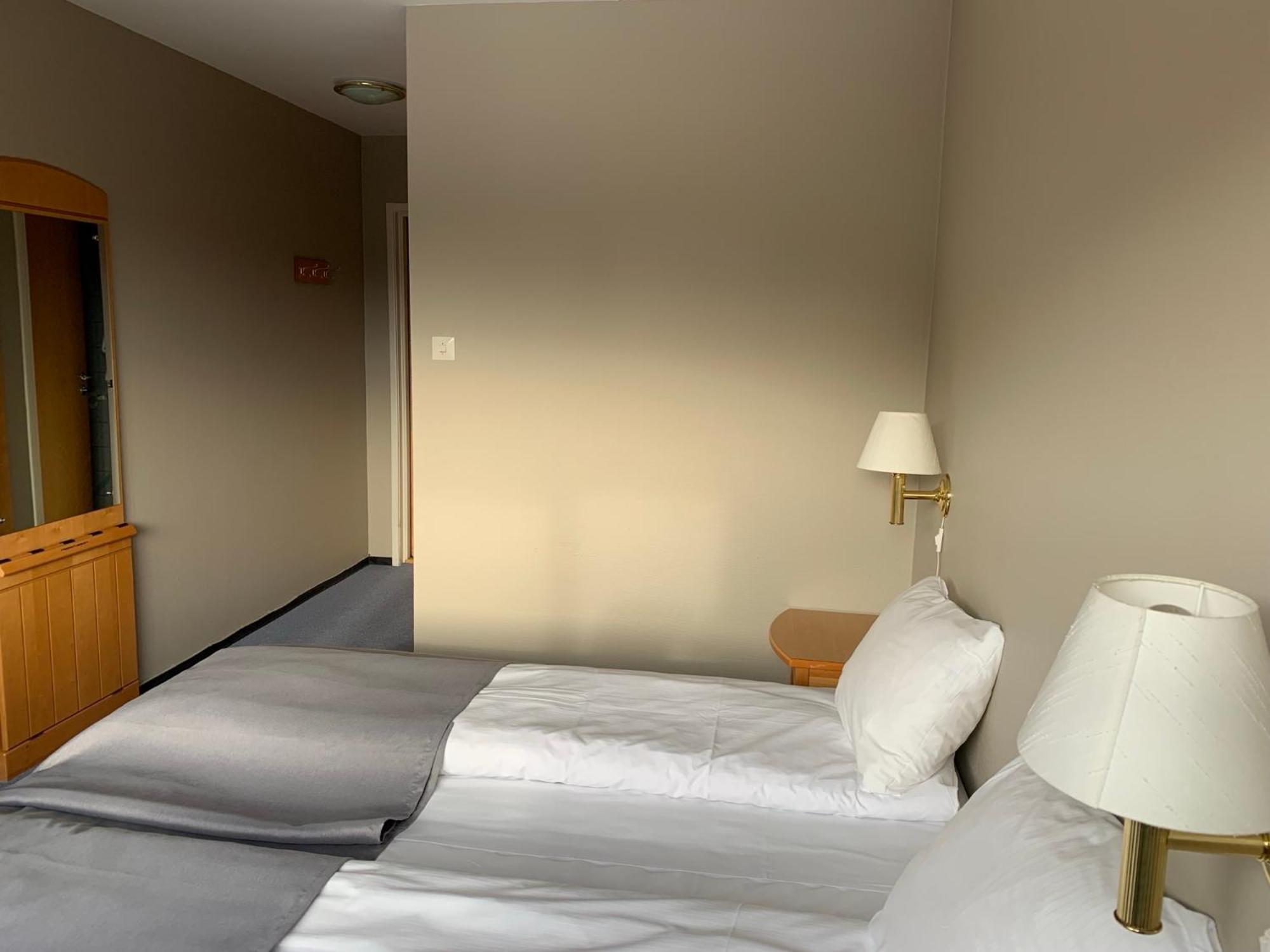 Honne Hotell Biri الغرفة الصورة